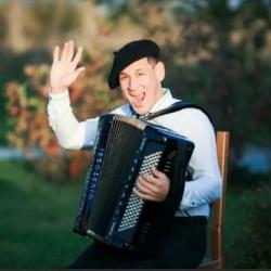 Скончался известный татарский и башкирский музыкант, баянист Айнур Фатихов