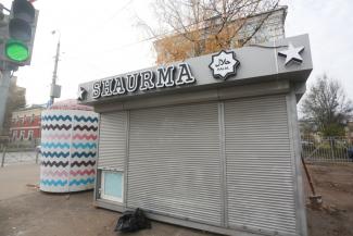 Казанцы добились сноса ларька &laquo;Шаурма&raquo; рядом со своим домом, но на его месте вырос ларек Shaurma
