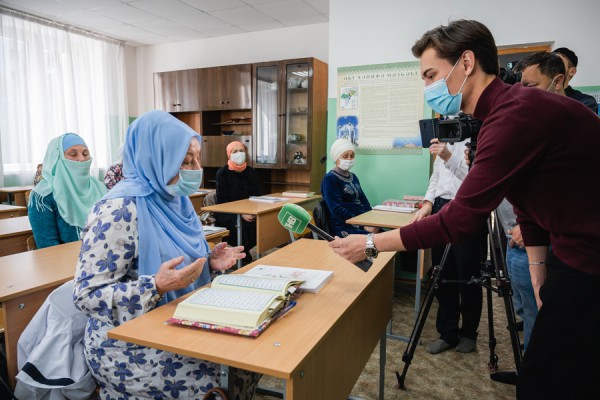 В мечетях Татарстана начались уроки татарского. Первыми они стартовали в казанской мечети «Хузейфа» (ФОТО) В мечетях Татарстана начались уроки татарского. Первыми они стартовали в казанской мечети «Хузейфа» (ФОТО)