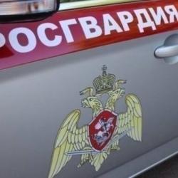 В Татарстане кассирша обманула грабителя с пистолетом В Татарстане кассирша обманула грабителя с пистолетом