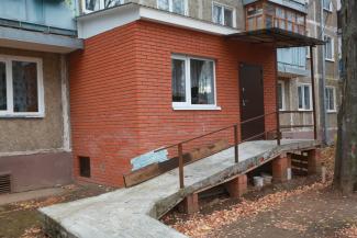 В Казани от женщины-инвалида потребовали снести самовольно построенный балкон с пандусом