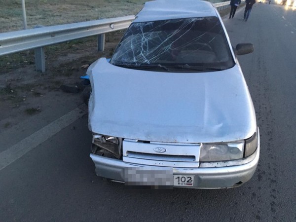 Двери оторвало и девушка выпала на дорогу: в Уфе в жутком ДТП погибла 18-летняя пассажирка (ФОТО)