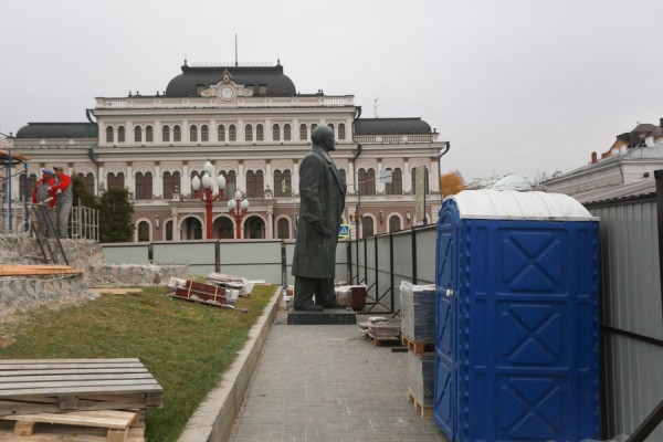 «Просто протереть тряпочкой - не поможет»: памятник Ленину вернется на казанскую площадь Свободы не раньше весны «Просто протереть тряпочкой - не поможет»: памятник Ленину вернется на казанскую площадь Свободы не раньше весны