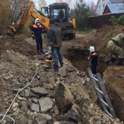 В Казани двоих мужчин насмерть засыпало землей (ФОТО)