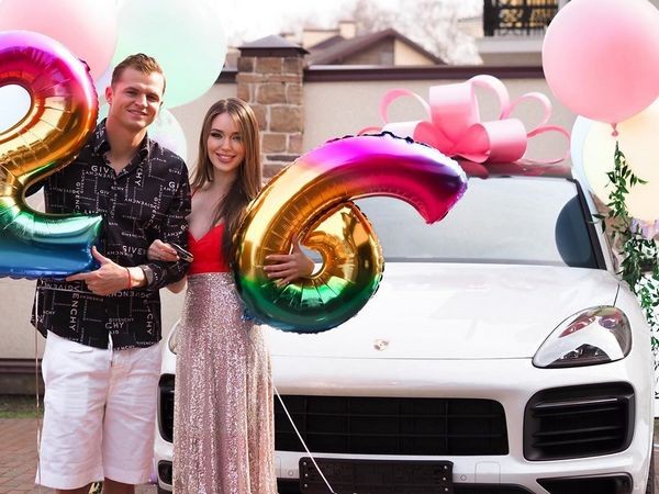 &laquo;И стоять он будет долго&raquo;: казанские инстаблогеры зарабатывают миллионы на оргазмах, юморе и семейных ценностях