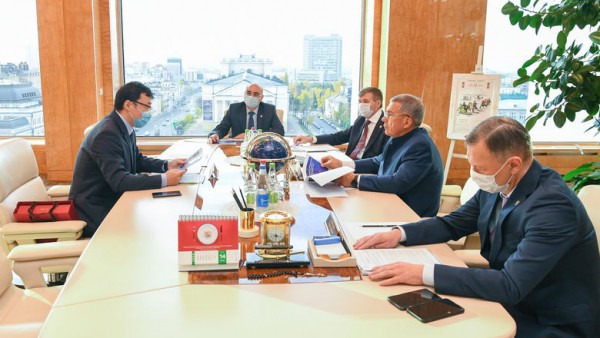 Минниханов и гендиректор &laquo;Хайер&raquo; обсудили перспективы развития компании в РТ