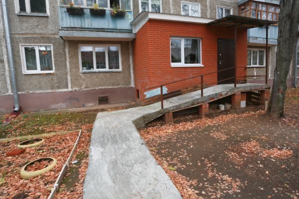 В Казани от женщины-инвалида потребовали снести самовольно построенный балкон с пандусом