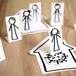 Почему в России не вводится карантин, как весной?