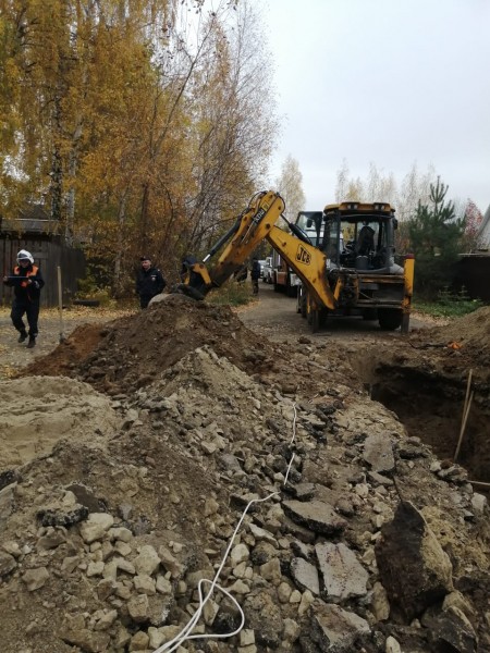 В Казани двоих мужчин насмерть засыпало землей (ФОТО)