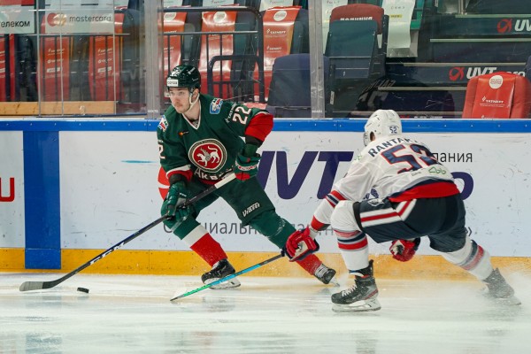 
              &laquo;Ак Барс&raquo; &minus; &laquo;Нефтехимик&raquo; &minus; 3:2            