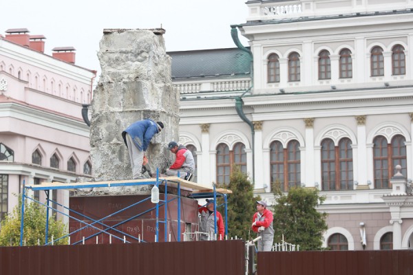 «Просто протереть тряпочкой - не поможет»: памятник Ленину вернется на казанскую площадь Свободы не раньше весны «Просто протереть тряпочкой - не поможет»: памятник Ленину вернется на казанскую площадь Свободы не раньше весны