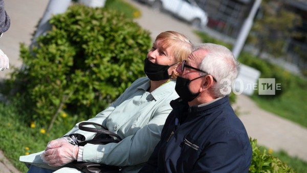 Татарстанцев обязали носить маски на парковках и в лифтах