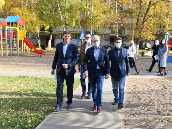 Д.Калинкин ознакомился с ходом капремонта многоквартирного дома №28 по ул.Мавлютова Д.Калинкин ознакомился с ходом капремонта многоквартирного дома №28 по ул.Мавлютова