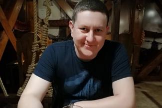 &laquo;Неужели просто не захотели платить?&raquo;: в Зеленодольске оплакивают таксиста, насмерть забитого подростками 