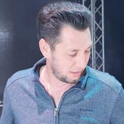 "Оставь меня на минуту/Бер минутка калдыр мине" - Фирдус Тямаев представил новую песню (ПРЕМЬЕРА)