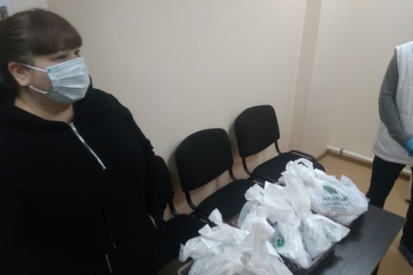 &laquo;Вчера было 15 адресов, а сегодня 46!&raquo;: добровольцы по доставке бесплатных лекарств больным ковидом в Казани сбиваются с ног 