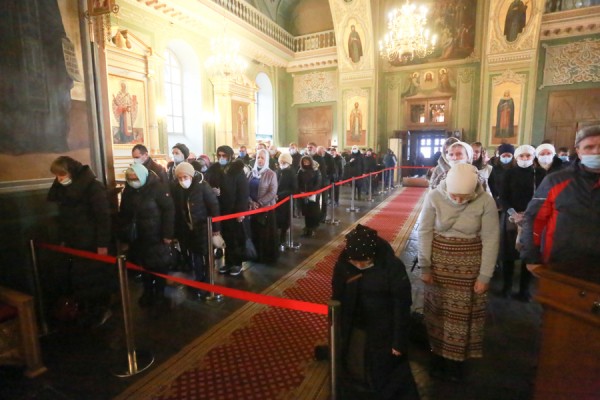 Митрополит Феофан обрел вечный покой в воссозданном им соборе