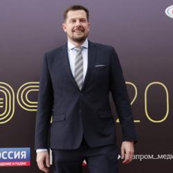 Известный телеведущий погиб при крушении самолёта