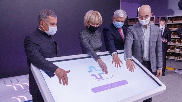 Минниханов в Казани открыл новый аптечный хаб с цифровыми сервисами и доставкой