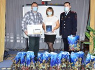 Сотрудники МВД навестили воспитанников подшефного Чистопольского детского дома Сотрудники МВД навестили воспитанников подшефного Чистопольского детского дома