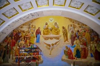 &laquo;В декабре начнут писать &laquo;Тайную вечерю&raquo;: в соборе Казанской иконы Божией Матери живописцы теперь - главные