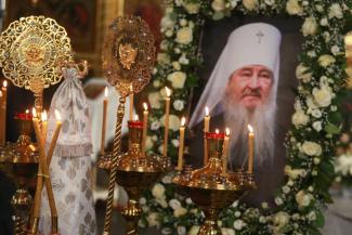 Митрополит Феофан обрел вечный покой в воссозданном им соборе