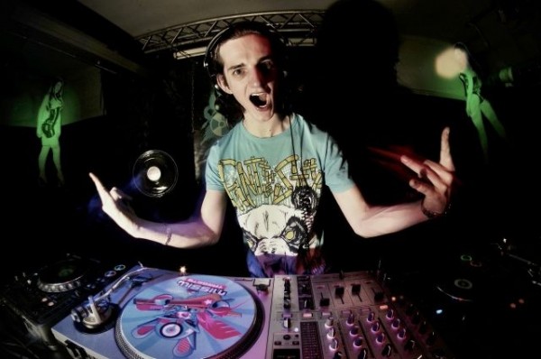 Рестораторы просят президента РТ продлить работу общепита в новогоднюю ночь