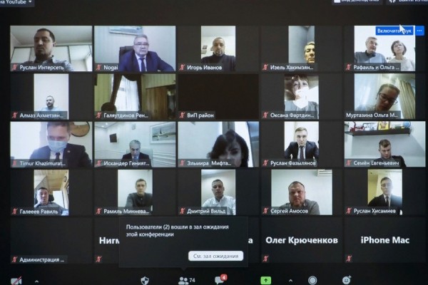 &laquo;Вам не видно, как мне стыдно&raquo;: мэр Казани пообщался с предпринимателями