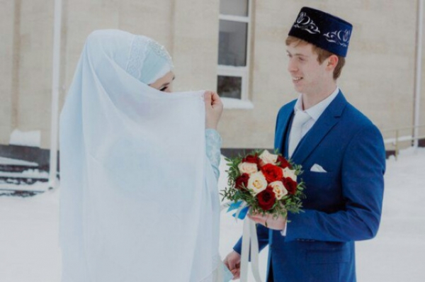 Не спасли ни маму, ни ребёнка. Певица с COVID умерла в роддоме в Казани