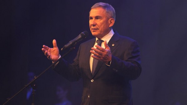 Минниханов &ndash; медикам: Все настроены на отдых, а вы &ndash; на более жесткую работу