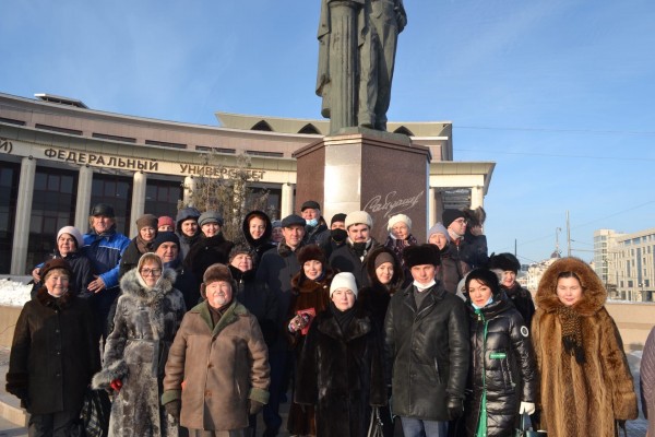 В день рождения Салиха Сайдашева прошло торжественное возложение цветов к памятнику композитора (ФОТО)