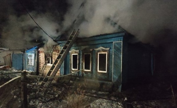 В Татарстане при пожаре в частном доме погибли три человека (ФОТО)