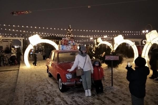 &laquo;Шаурма слезам не верит&raquo;: казанцы на новогодней Кремлевской набережной ностальгируют по СССР