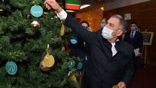 Минниханов исполнит желания двух школьников об аквапарке и гоночной трассе Минниханов исполнит желания двух школьников об аквапарке и гоночной трассе