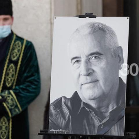 Последние аплодисменты: в Казани простились с актером Айдаром Хафизовым (ФОТО)