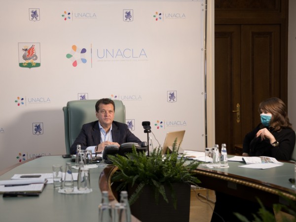 Ильсур Метшин: «Вызовы, связанные с пандемией, останутся в 2021 году, и мы должны научиться жить и созидать в новых условиях» Ильсур Метшин: «Вызовы, связанные с пандемией, останутся в 2021 году, и мы должны научиться жить и созидать в новых условиях»