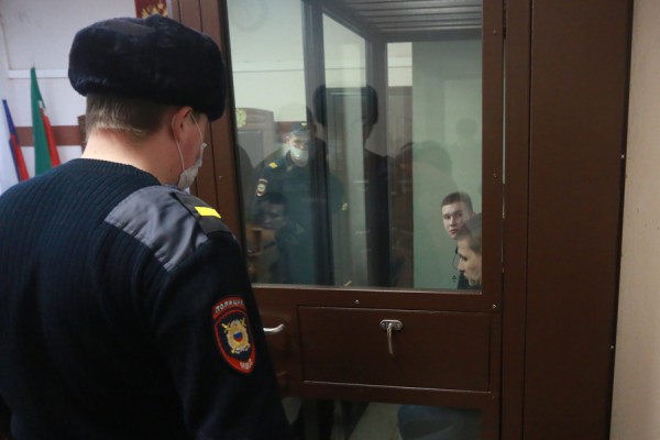 &laquo;Не знали, что фасовали&raquo;: в Казани гаишник-закладчик закосил под дурачка