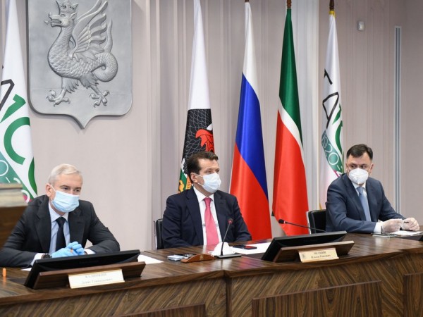 Ильсур Метшин: &laquo;Хватит нам предлагать проекты третьекурсников, сделанные на сломанных компьютерах&raquo;