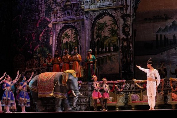 &laquo;Летающий кореец&raquo; и звезды Большого: в Казани наконец открылся Нуриевский фестиваль