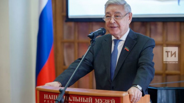 Фарид Мухаметшин поздравил татарстанцев с Днем Конституции России