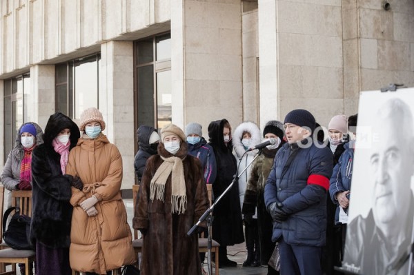 Последние аплодисменты: в Казани простились с актером Айдаром Хафизовым (ФОТО)