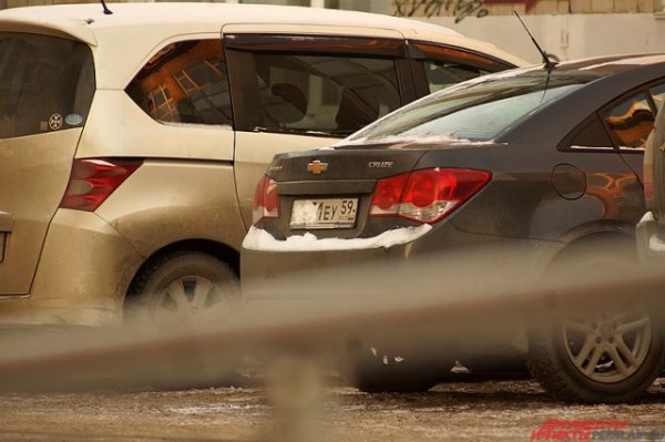 В Татарстане предложили эвакуировать машины без номеров с платных стоянок В Татарстане предложили эвакуировать машины без номеров с платных стоянок