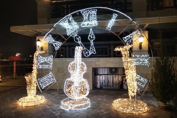 &laquo;Шаурма слезам не верит&raquo;: казанцы на новогодней Кремлевской набережной ностальгируют по СССР