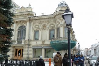 Слишком хорош, чтобы принадлежать народу?.. Казанцы волнуются о судьбе уникального Дома Ушковой на Кремлевской Слишком хорош, чтобы принадлежать народу?.. Казанцы волнуются о судьбе уникального Дома Ушковой на Кремлевской