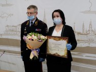 Владимир Колокольцев наградил сотрудницу медико-санитарной части МВД по Республике Татарстан Лилию Шайхуллину Владимир Колокольцев наградил сотрудницу медико-санитарной части МВД по Республике Татарстан Лилию Шайхуллину