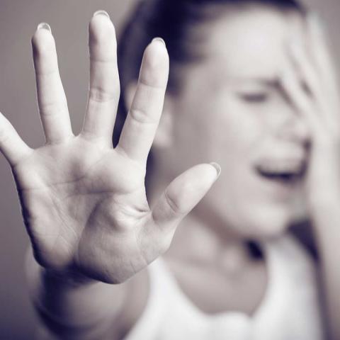 Россиянку оштрафовали за слишком громкие крики во время избиения мужем