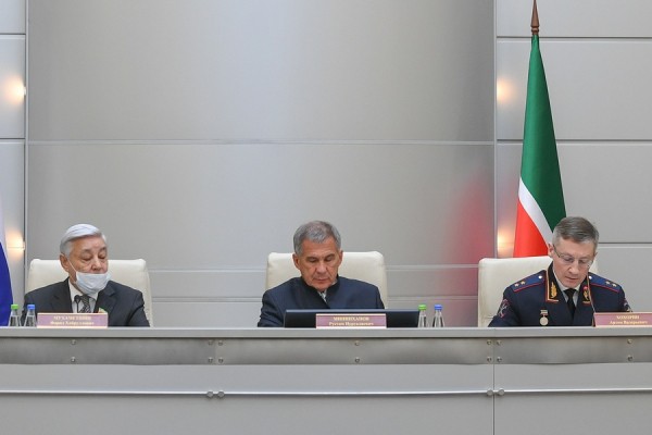 Главный полицейский Татарстана посоветовал не высовываться группировкам и ворам в законе Главный полицейский Татарстана посоветовал не высовываться группировкам и ворам в законе