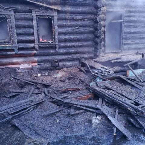 В Татарстане соседка спасла 85-летнего пенсионера, услышав сигнал пожарного извещателя (ФОТО)