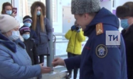 Челнинская семья с 10 детьми получила в дар две новые квартиры