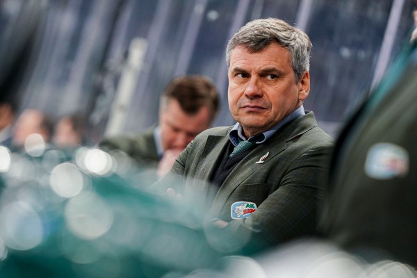 Дмитрий Квартальнов: «Слабо сыграли в обороне, огорчены поражением»
Дмитрий Квартальнов: «Слабо сыграли в обороне, огорчены поражением»